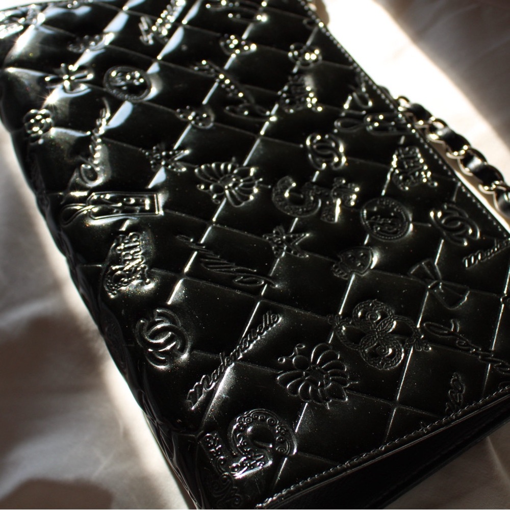 CHANEL Black Embossed Patent Leather Chain Shoulder Bag